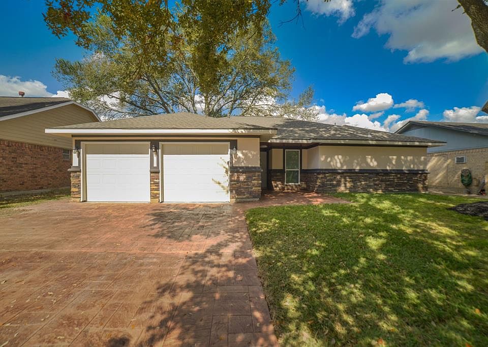 1st image of 5915 N Meadow Ct