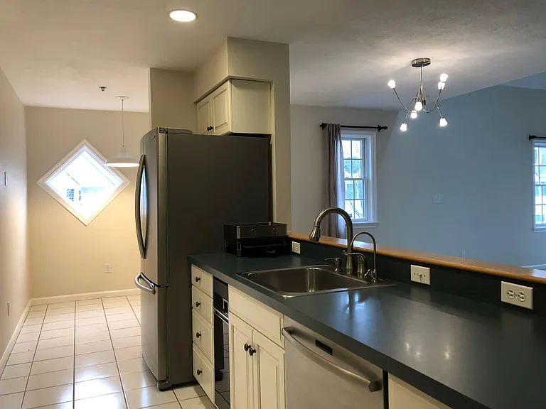 665 Lowell St #61 — Photo 5