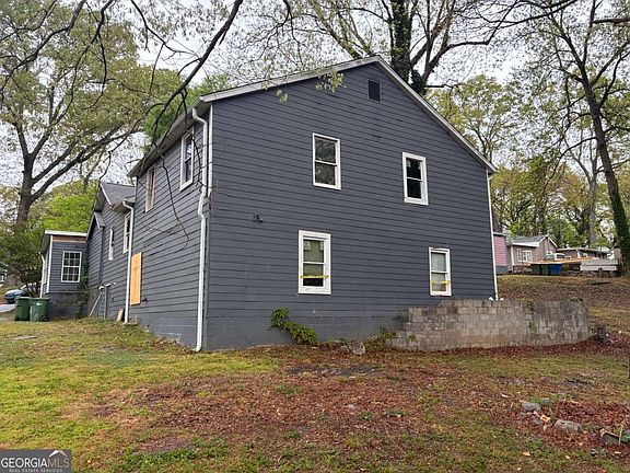 4th image of 2387 Saint James Dr NW