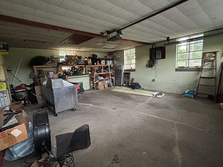 85 Patten Dr #1 — Photo 44