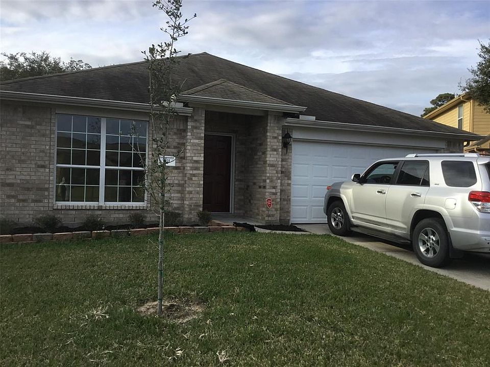 1st image of 201 N Heritage Oaks Dr