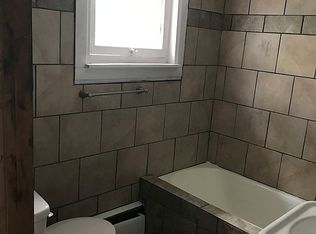 39 Line St, Throop, PA 18512