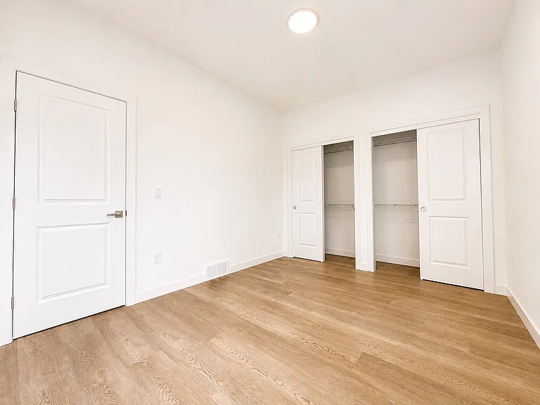 227 26th Ave NE #201 — Photo 11