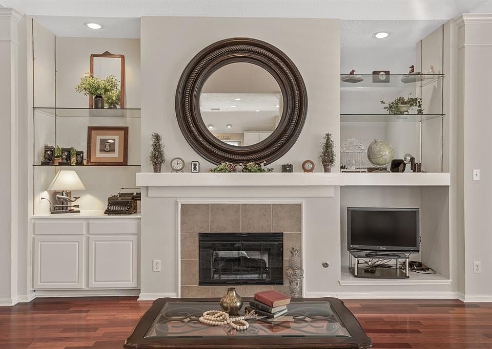 1st image of 1830 Lakefront Dr