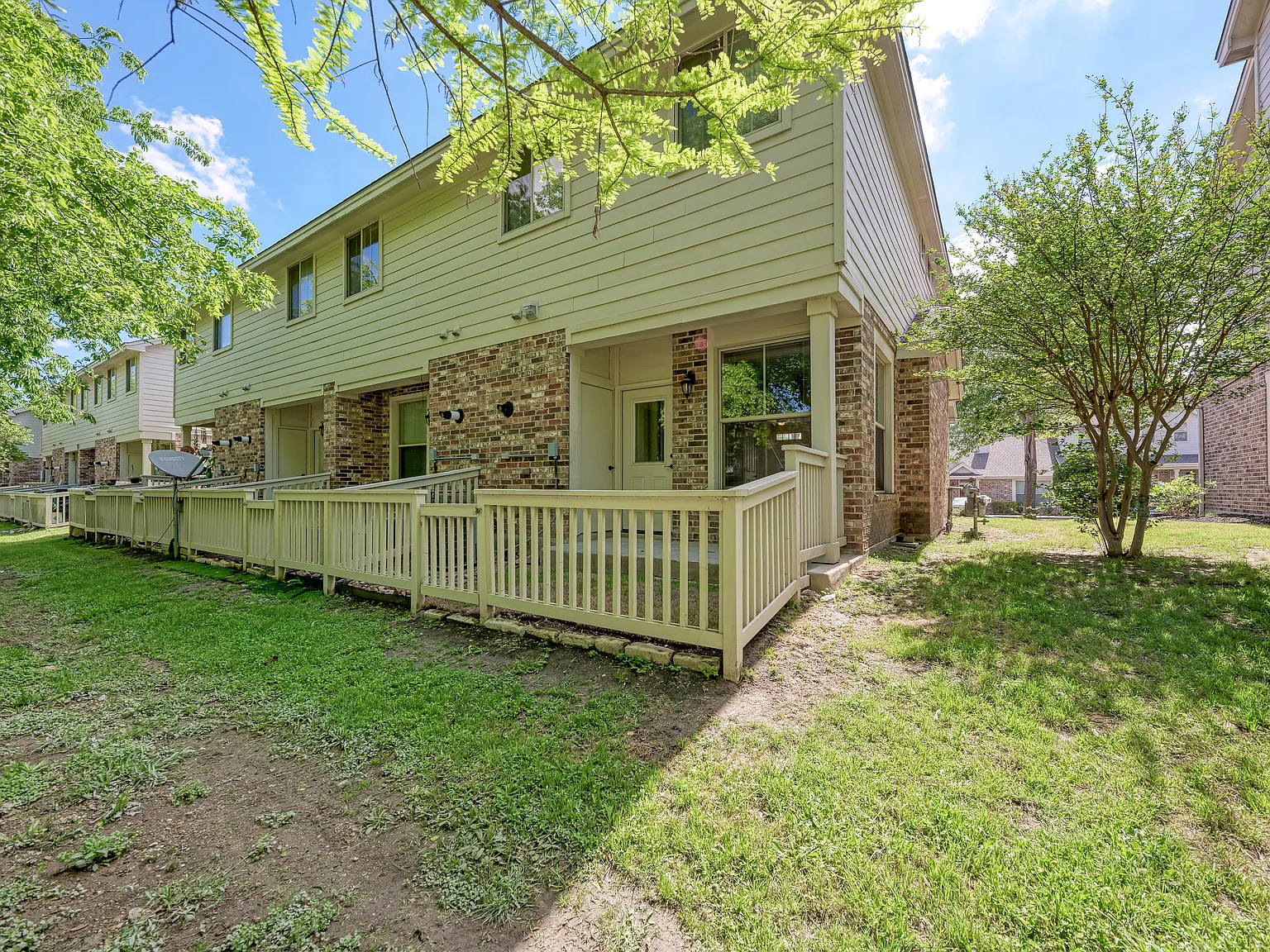 Windermere Townhomes — Photo 4