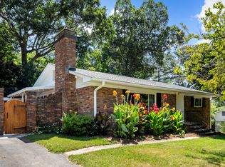 1046 Carousel Ln, Hendersonville, NC 28792