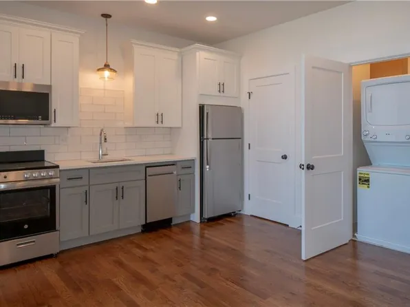 15 Cranston Ave Unit 12, Newport, RI 02840