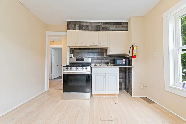 1918 Greenwood Ave #2 — Photo 10