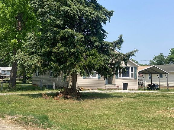 3rd image of 4925 Mueller Ave