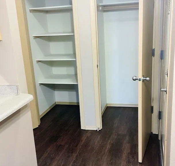 Parkside Apartments — Photo 96