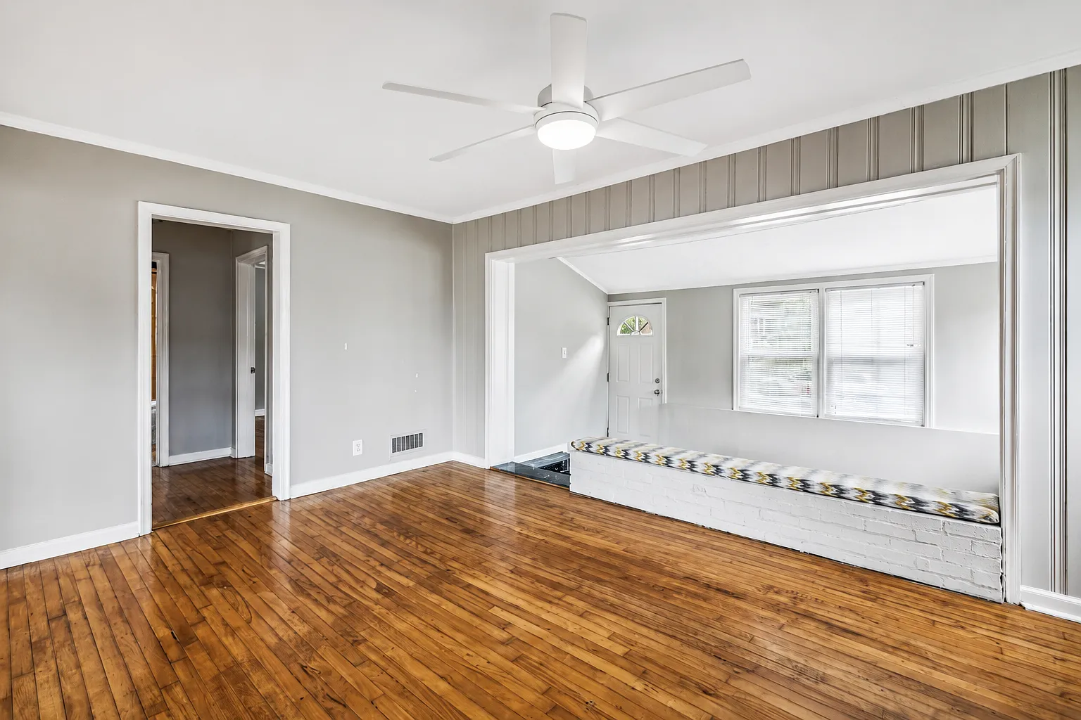 2 bed, 992 sqft, $2,200 — Photo 3