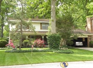 1702 Chateau Dr SW, Wyoming, MI 49519