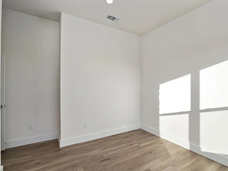 2722 Eastridge Blvd — Photo 22