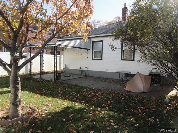 5th image of 2418 Forest Ave