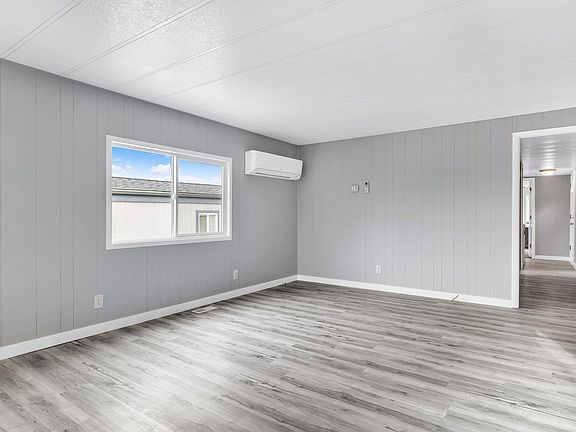 4th image of 314 Avenue J #17