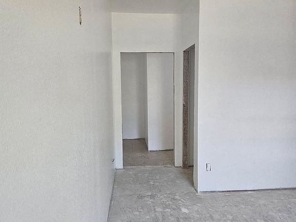 5th image of 1304 N YOUNG ST
