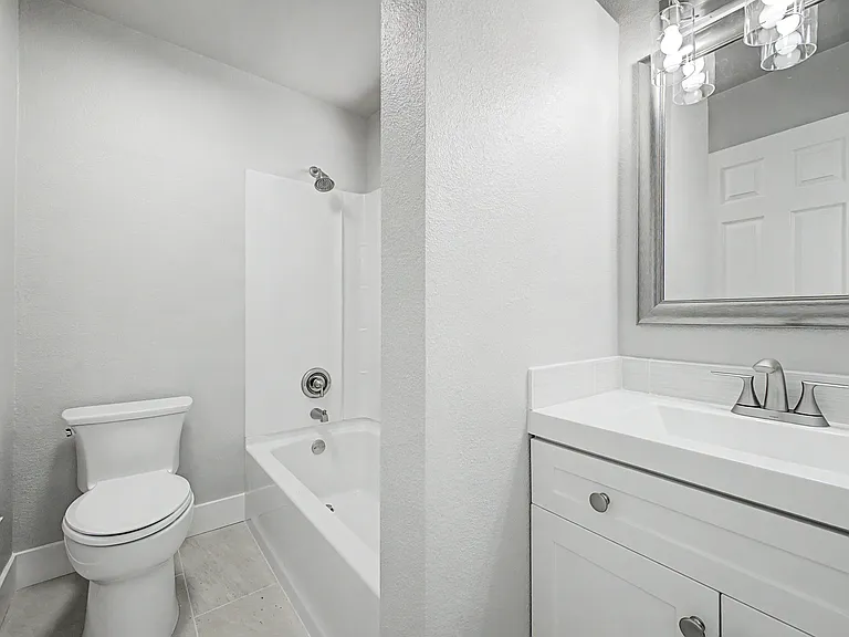 2340 E Isabella Ave — Photo 13