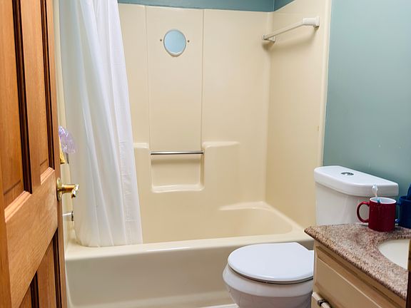 5th image of 81 Spring Ave Suite 2806