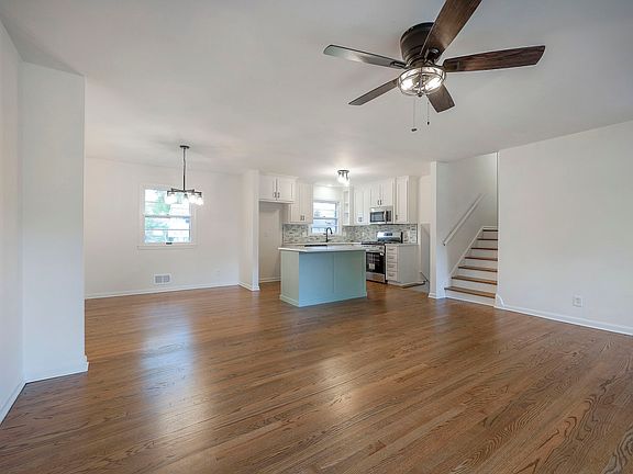 2nd image of 7622 W 97th Ter