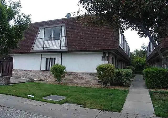 3 bed, 1.5 bath, 1190 sqft, $850 — Photo 3