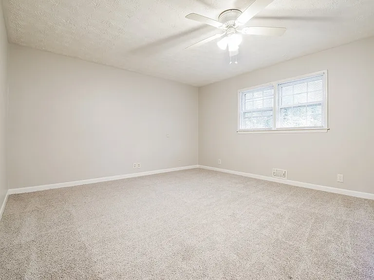 2725 Westford Ct — Photo 11