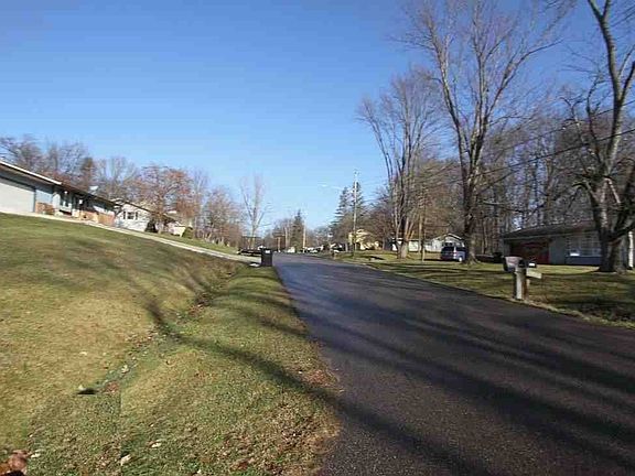 4th image of 2536 Tricia Dr