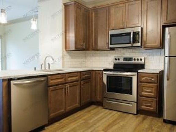 3rd image of 307 Professional Park Dr APT E