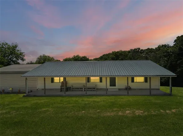 8902 State Route Dd, Bloomsdale, MO 63627