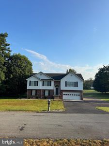 98 Palace Ct, Inwood, WV, 25428