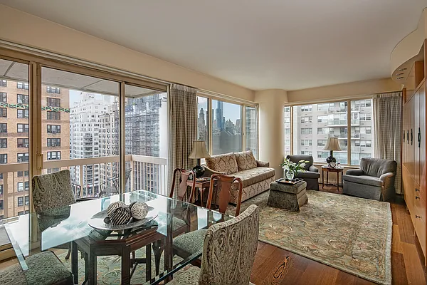 Sold by Stribling | media 24