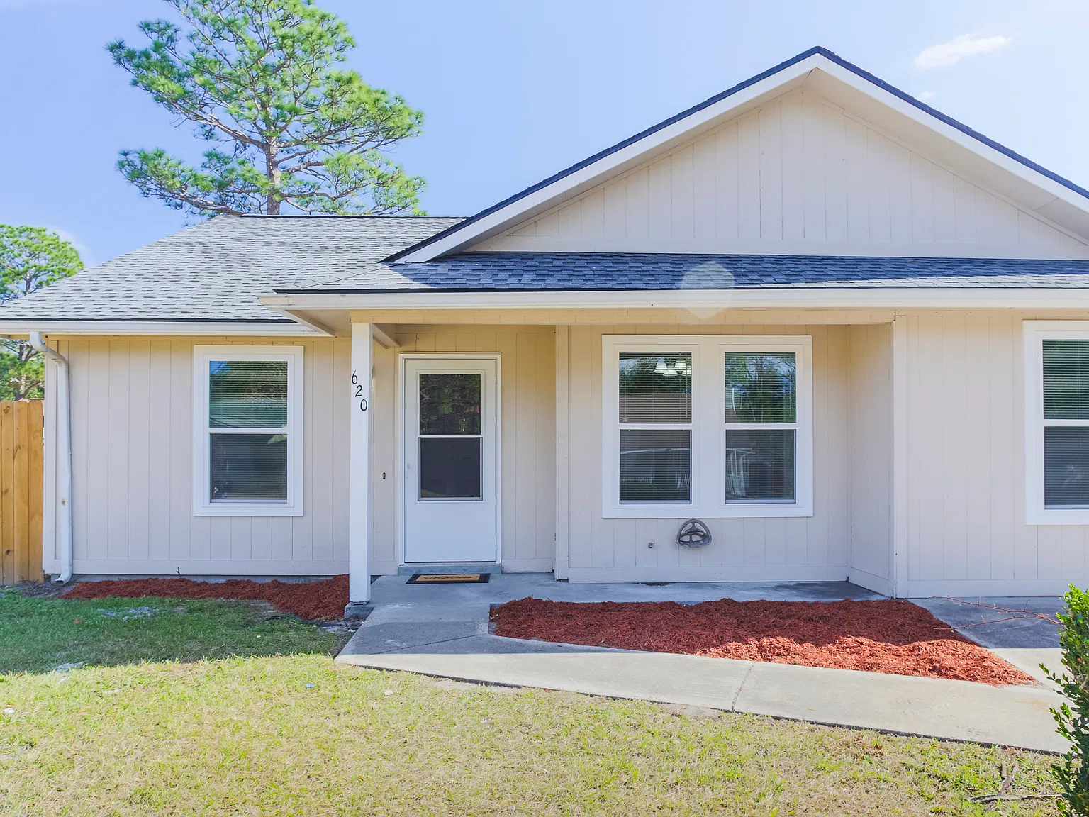 3 bed, 1057 sqft, $1,950 — Photo 4