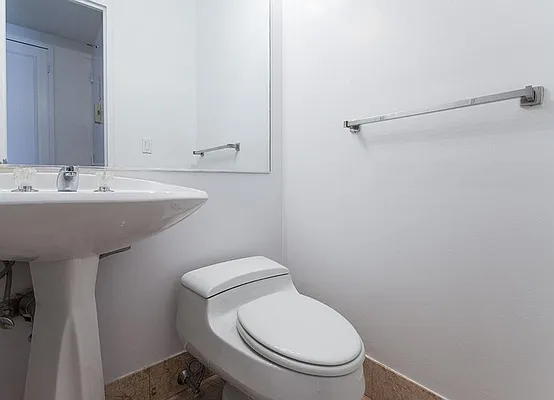 Rented by Warburg | media 20