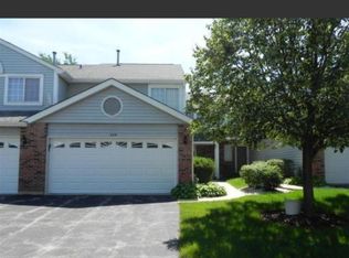 249 Brittany Dr #25D, Streamwood, IL 60107