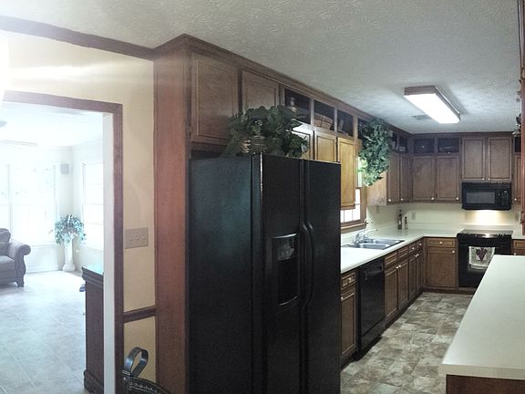 2nd image of 631 Tahoe Cir SE