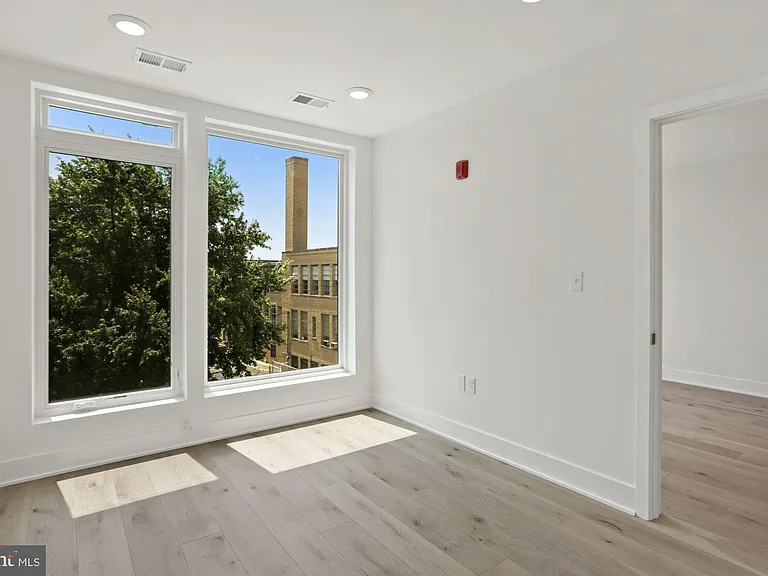 2027 Rhode Island Ave NE #401 — Photo 19