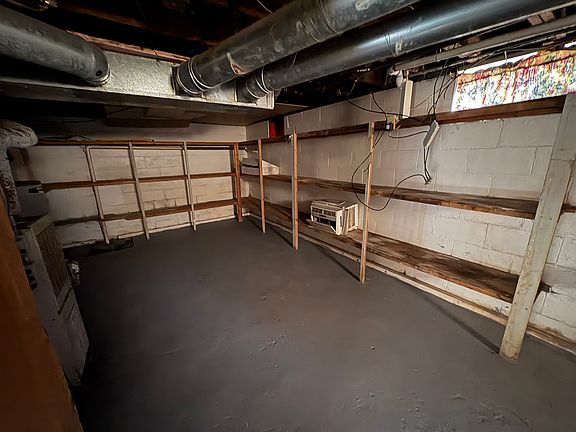 4th image of 2214 W Tripp Ave