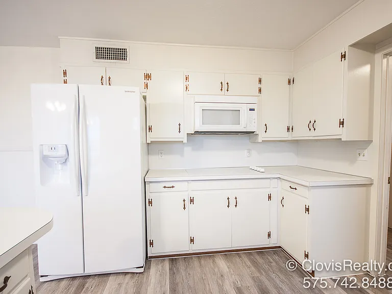 317 Murray Dr — Photo 8