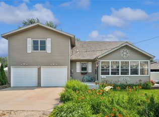 211 Hubbell St, Martelle, IA 52305