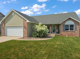 360 E 123rd Pl, Crown Point, IN 46307