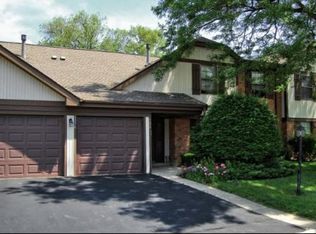 1374 Seven Pines Rd APT B1, Schaumburg, IL 60193