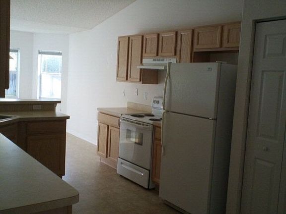 4th image of 19 Red Oak Pl