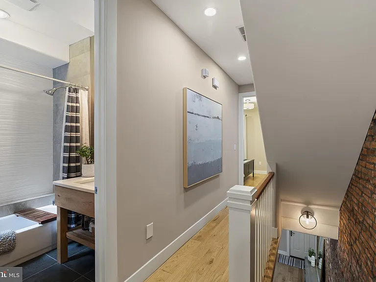 729 S 15th St — Photo 14