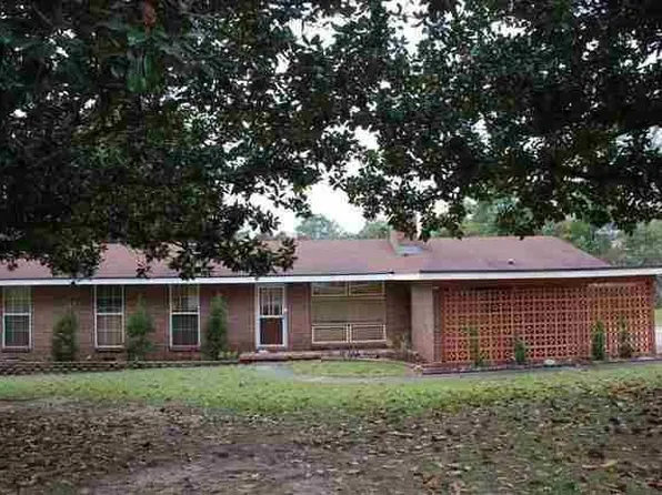 102 Willow Dr, Enterprise, AL 36330