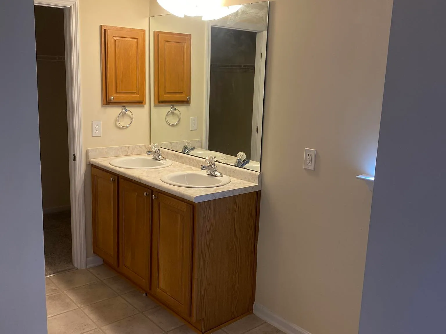 4 bed, 2.5 bath, 1817 sqft, $1,750 — Photo 4