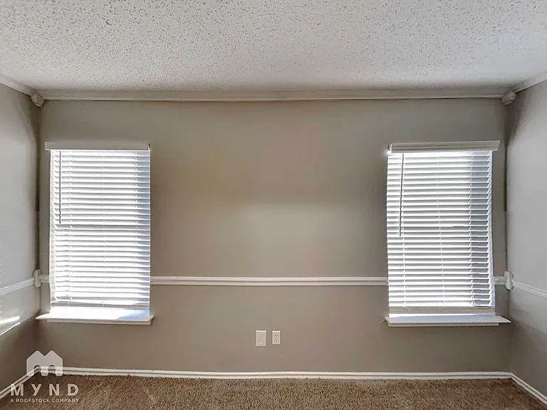 9703 Cameron Crk — Photo 18