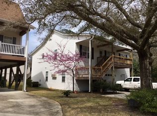 163 NE 8th St, Oak Island, NC 28465