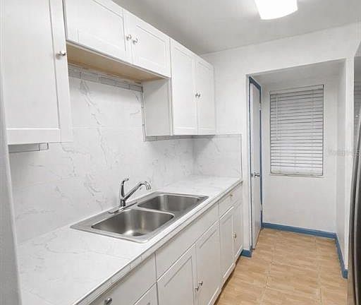 3rd image of 2929 W Oak Ridge Rd Unit E6