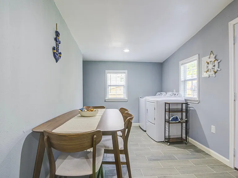 541 Circle Dr — Photo 13