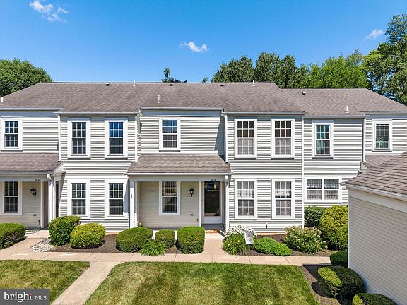 2nd image of 1819 Wexford Rd