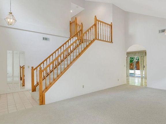 4th image of 362 Stonewood Dr